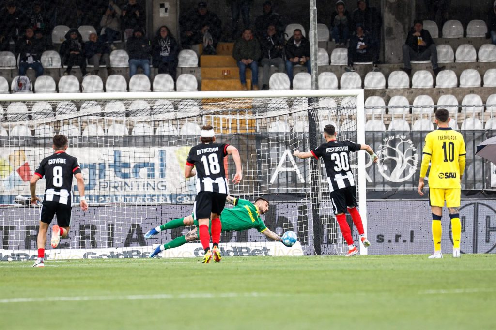 Gagno ascoli modena rigore