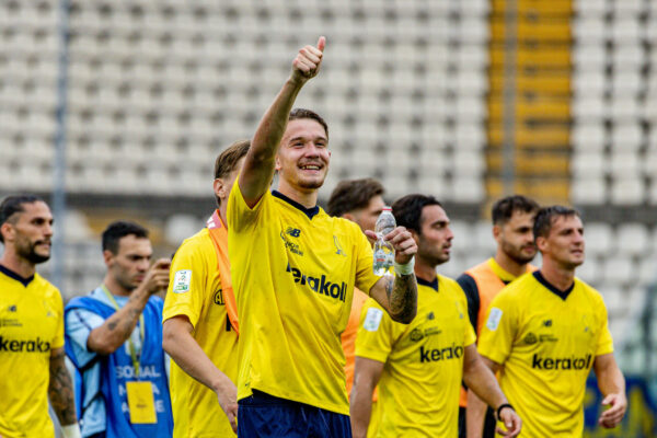 Bryant Nieling of Modena Calcio celebrate winning the game between Modena FC and S.S. Calcio Bari at Stadio Alberto Braglia Modena on 13 September, 2025 in Modena, Italy.